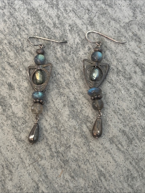 Jewelry - Real Black Pearls and genuine Labradorite Drop Earrings Blue-Green Sheen Vintage